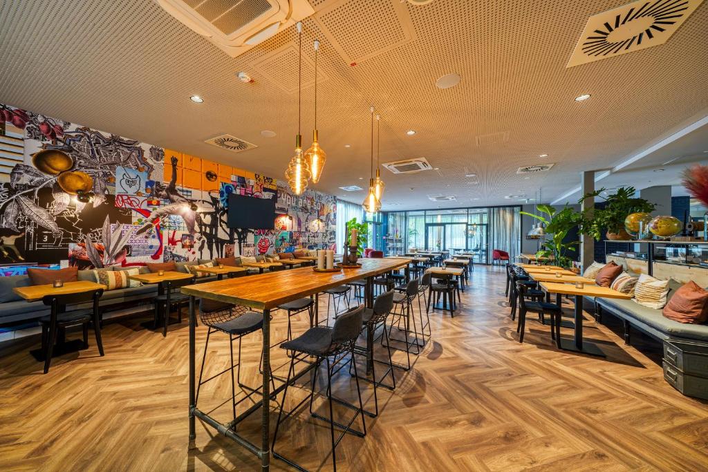 Vienna House Easy by Wyndham Hannover City - Resim 30