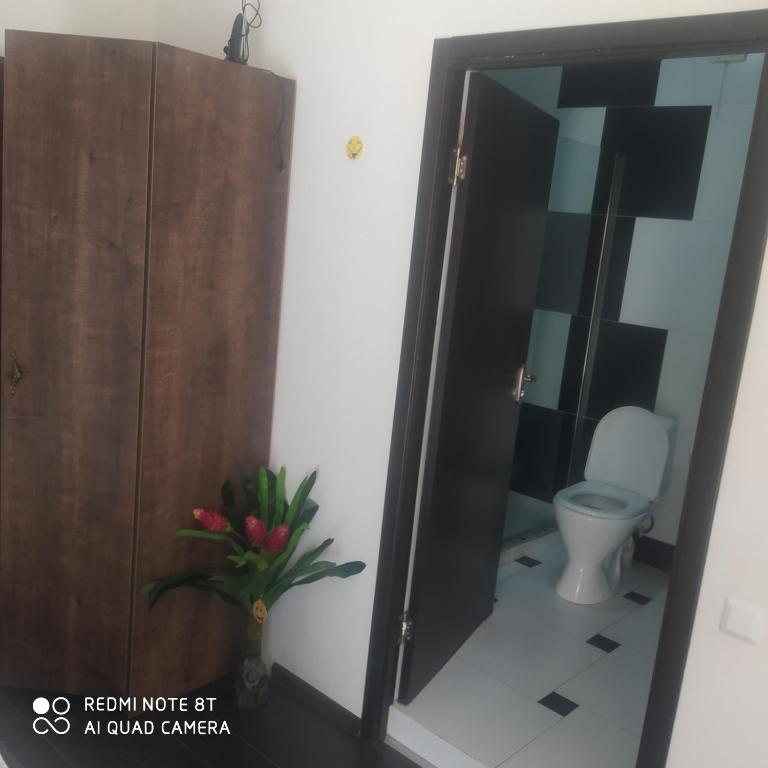 Two Lions Hotel - Twin Room