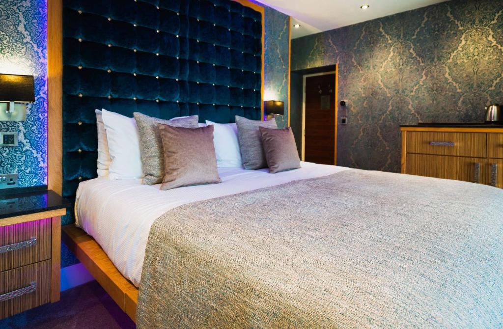 Church Suites by The Cranleigh Boutique - Resim 19