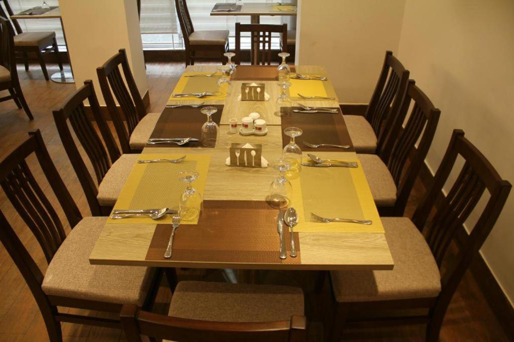 Priyo Nibash Stylish Residential Hotel photo