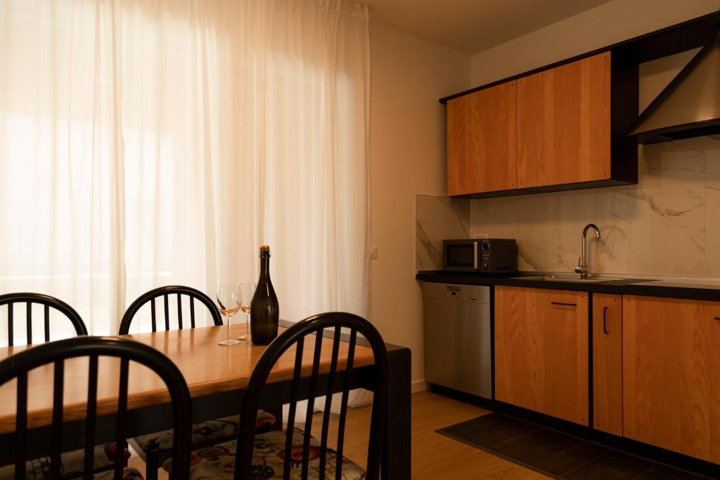 Kuchnia lub aneks kuchenny w obiekcie HOLIDAY APARTMENTS GIULIA - Blue