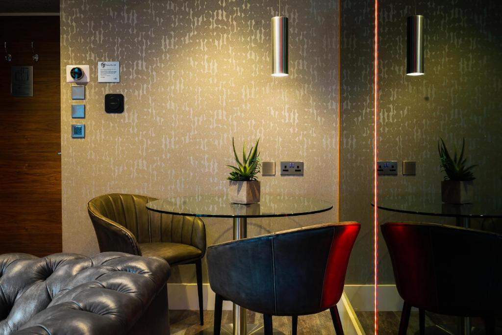 Church Suites by The Cranleigh Boutique - Resim 43