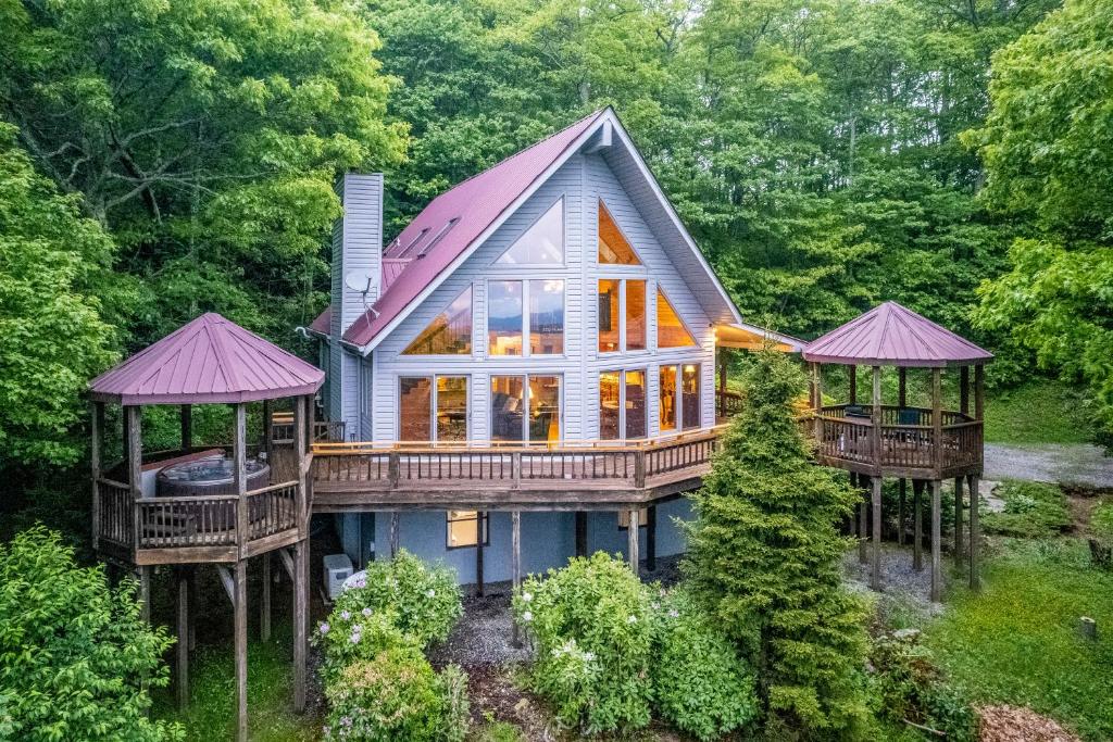 The Bear Lodge, Maggie Valley, USA