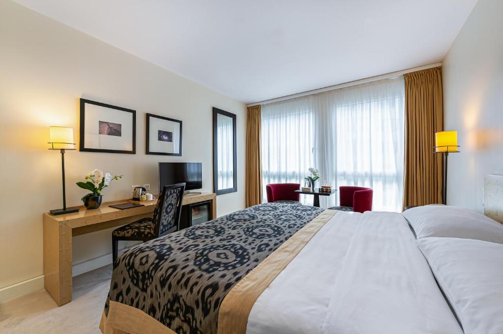 Jade Manotel - Resim 14