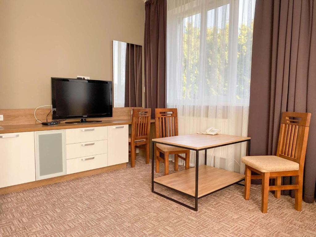 Rudison Hotel & Restaurant - Triple Room
