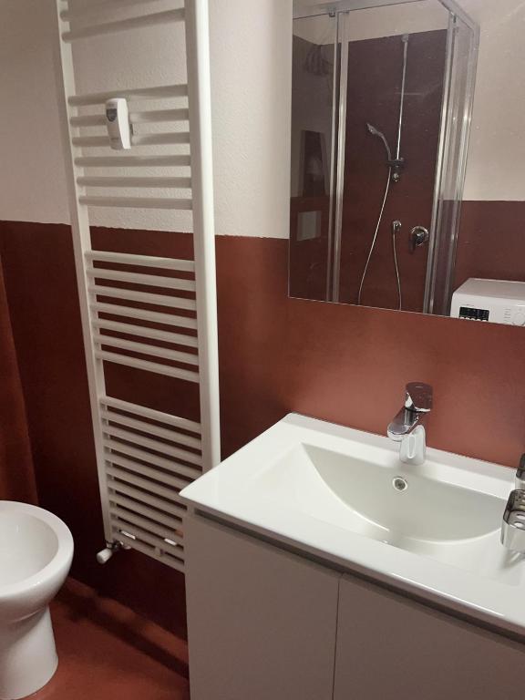 Kúpeľňa v ubytovaní TEODORA SUITE pink
