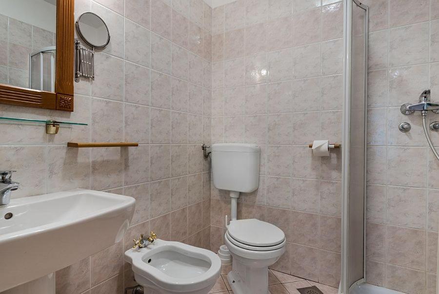 Koupelna v ubytování Hotel Dvorec