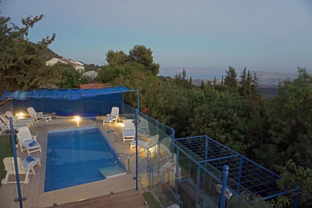 Bazén v ubytování Ohn-Bar Guesthouse nebo v jeho okolí
