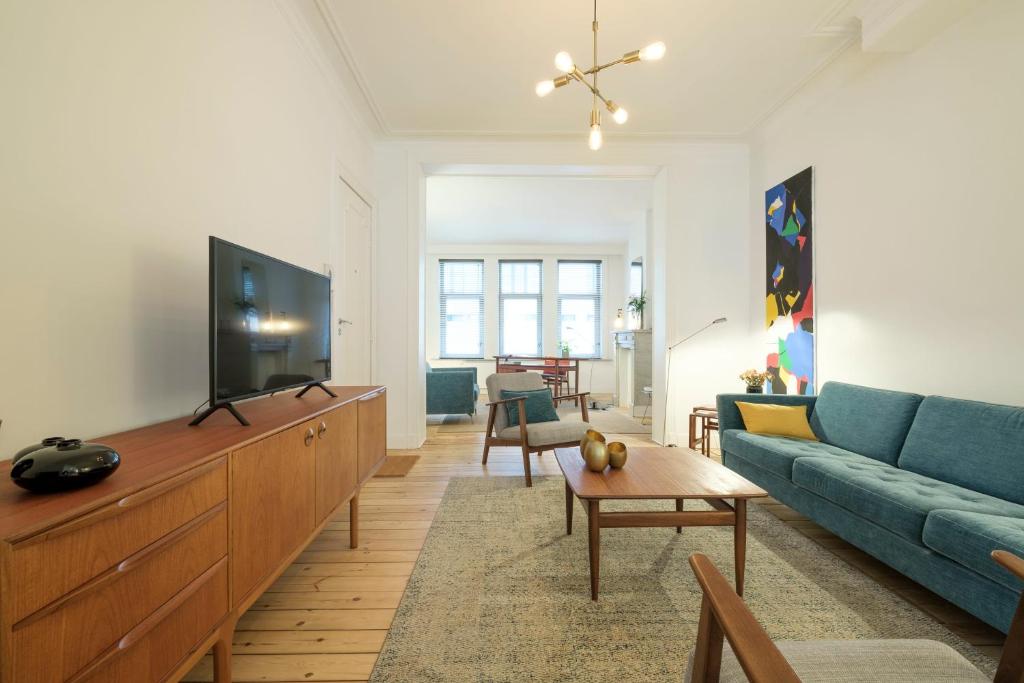Superb 1 bedroom apartment with garden at châtelain, Brussels (updated
