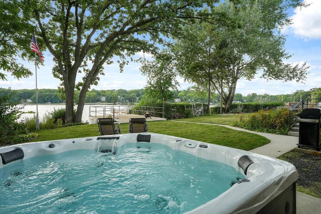 Swimmingpoolen hos eller tæt på The Beverly on Buena Lake