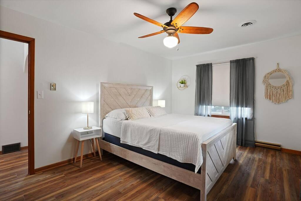 The Beverly on Buena Lake - Two-Bedroom House