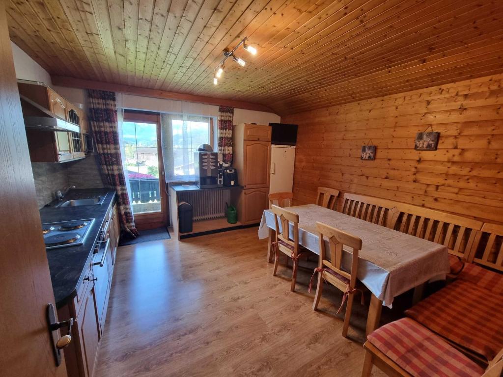 Kuchyň nebo kuchyňský kout v ubytování Apia House