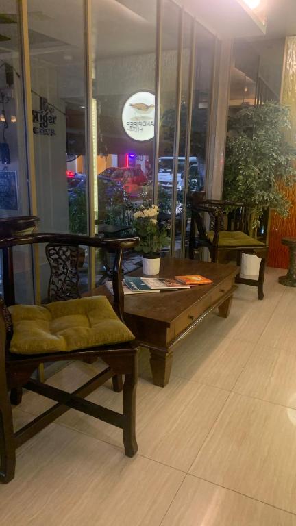 Posezení v ubytování Sandpiper Hotel Singapore