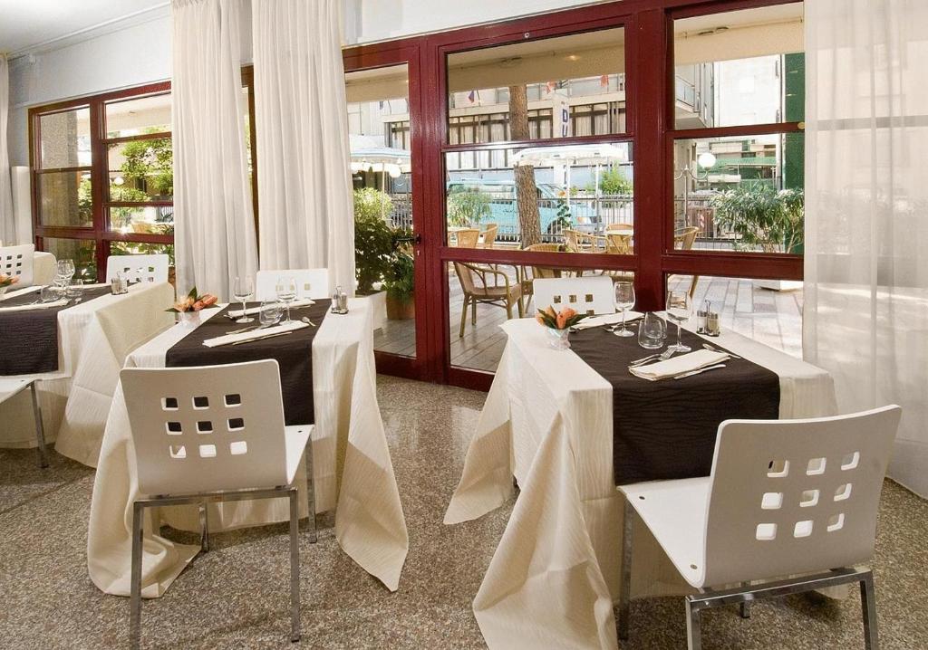 Restaurace v ubytování Hotel Capinera