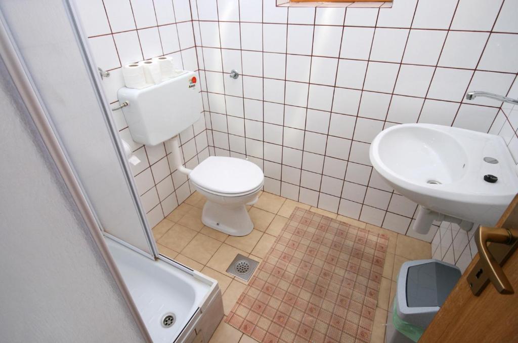 Kúpeľňa v ubytovaní Apartments with a parking space Povile, Novi Vinodolski - 2398