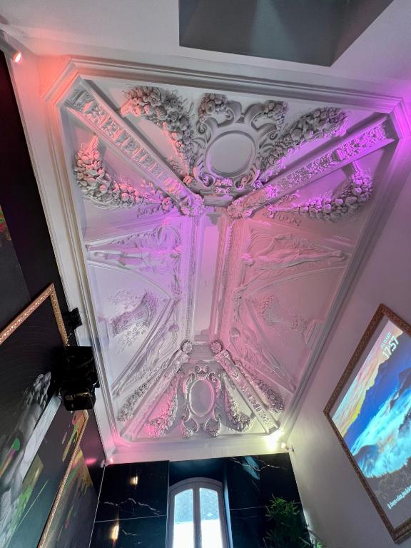 Capsule Art Déco - Jacuzzi - Netflix - Home Cinéma - Arcade de jeux & Nintendo switch - 2 chambres - Filet suspendu - Apartamento De Dos Dormitorios