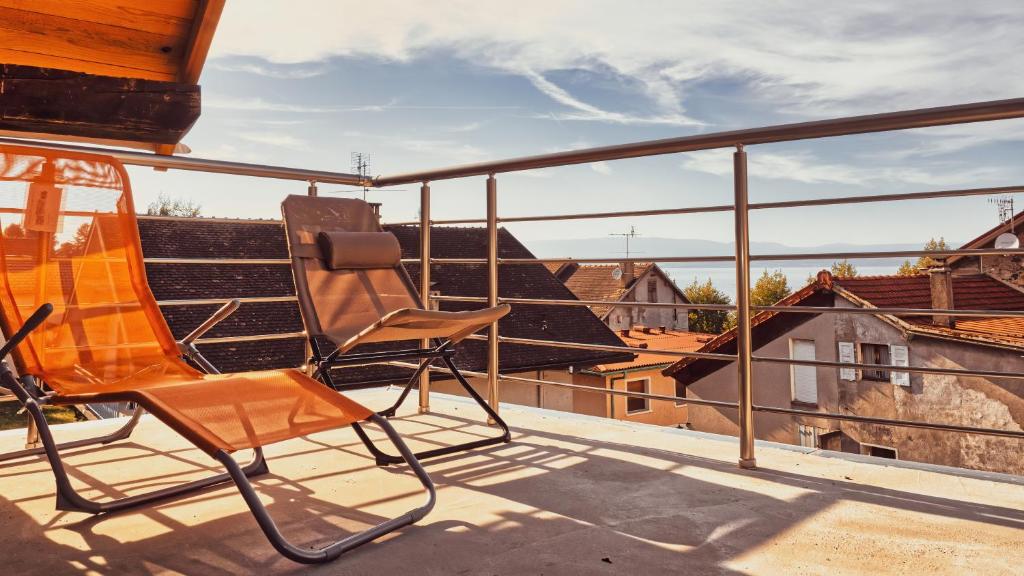Μπαλκόνι ή βεράντα στο "Au bord du lac" WIFI PARKING Lake View