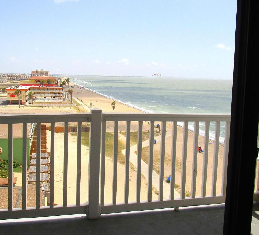 DoubleTree by Hilton Corpus Christi Beachfront - 高级家庭角皇后区带有两个大号床 - 完整的海湾景观