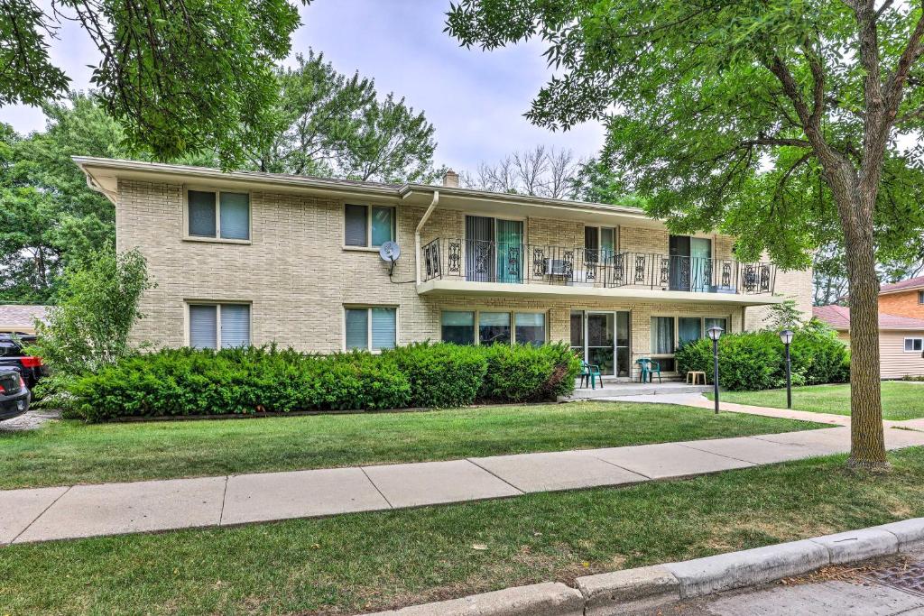 Milwaukee Apt, Near Wisconsin State Fair Park, Milwaukee Updated 2022