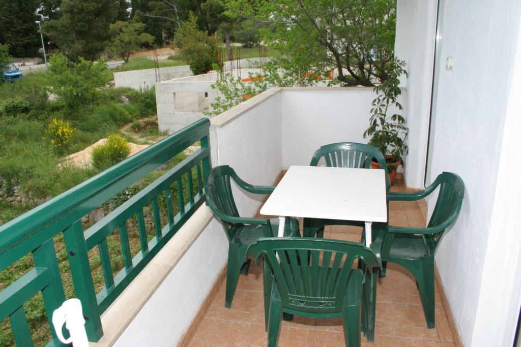 Fotografia z galérie ubytovania Apartments by the sea Promajna, Makarska - 2642 v destinácii Promajna
