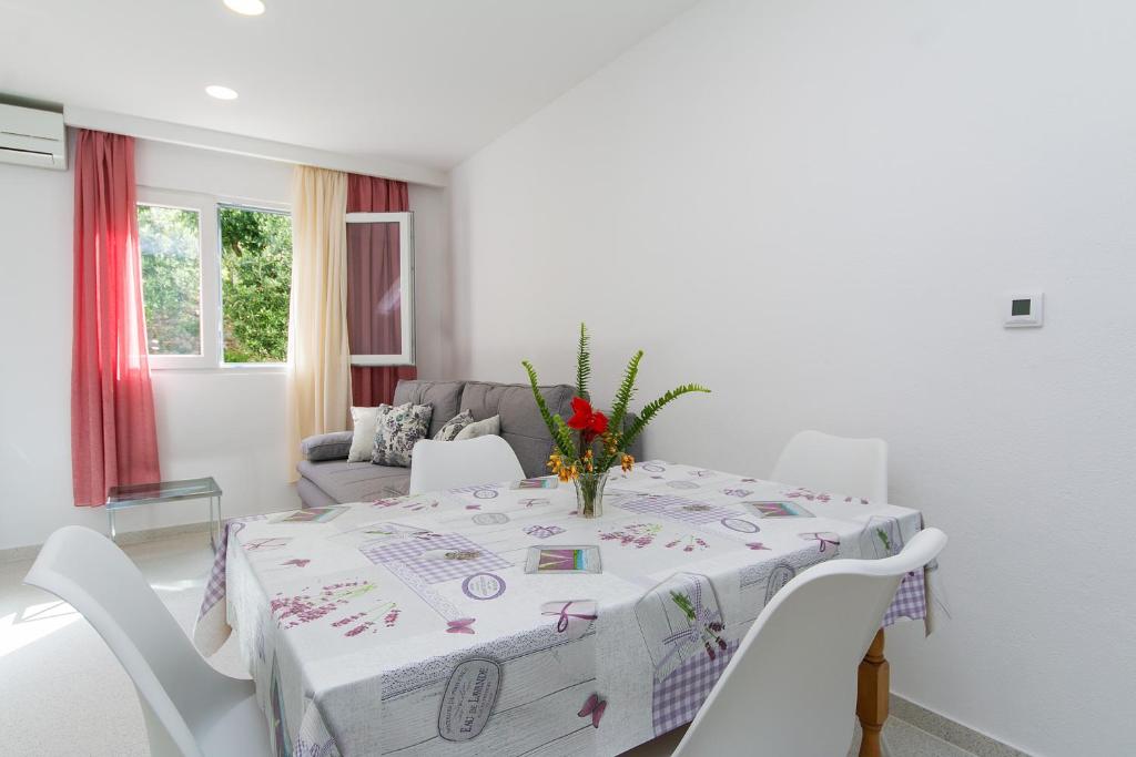 Posedenie v ubytovaní Apartments by the sea Podgora, Makarska - 2614