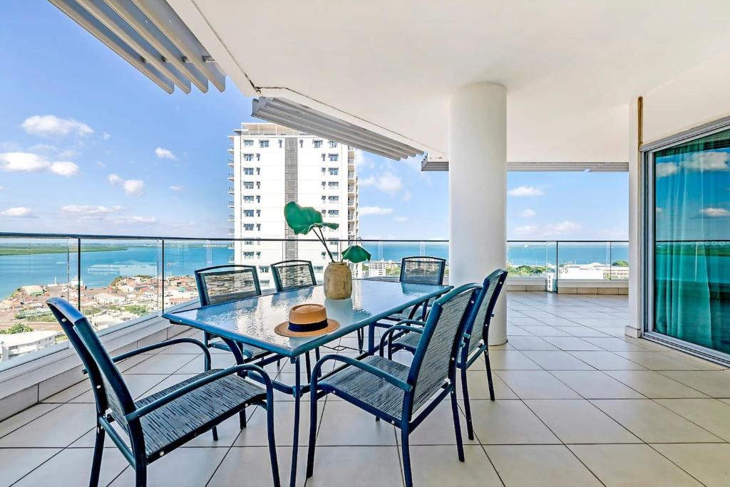 Balkon oz. terasa v nastanitvi Arafura Edge - Resort Living and Breathtaking Views
