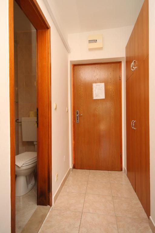Kúpeľňa v ubytovaní Apartments and rooms by the sea Slano, Dubrovnik - 2682