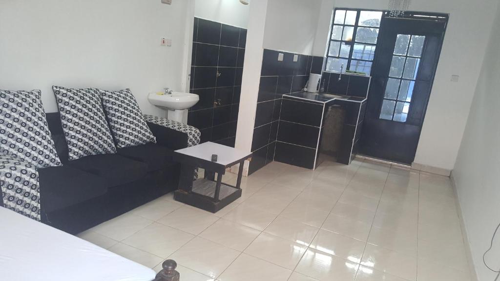 Inviting 1-Bed Studio iwith Breakfast Nairobi