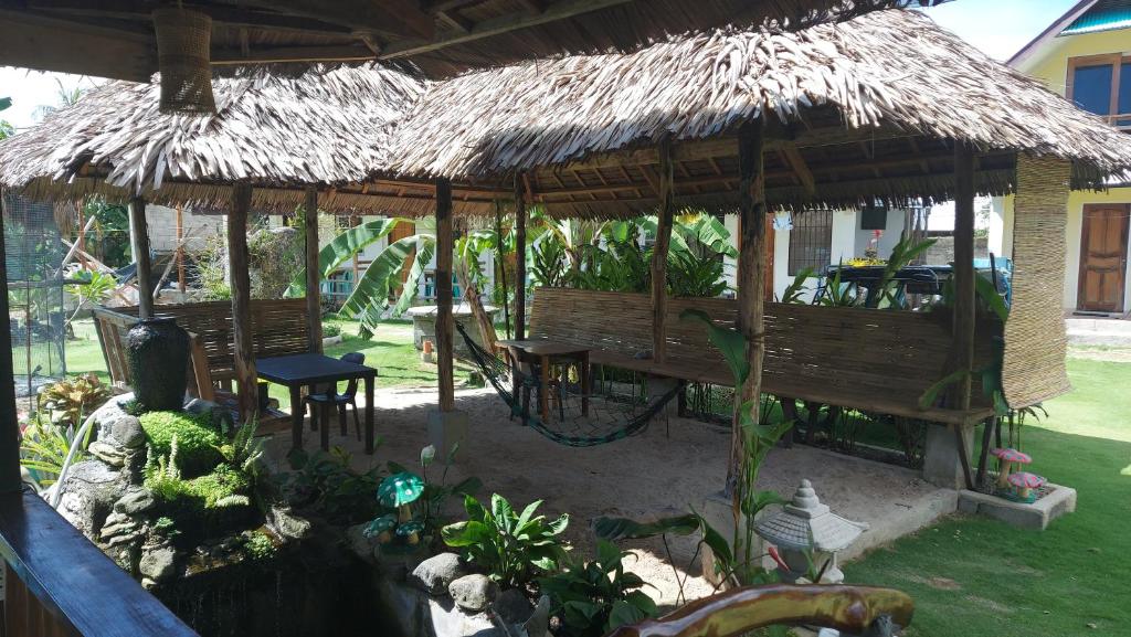 Aed väljaspool majutusasutust Gardenview Homestay Siargao