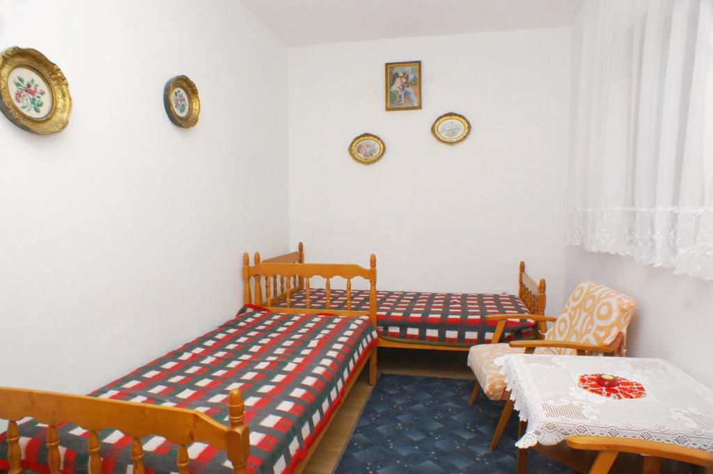 Posteľ alebo postele v izbe v ubytovaní Apartments by the sea Podaca, Makarska - 2621