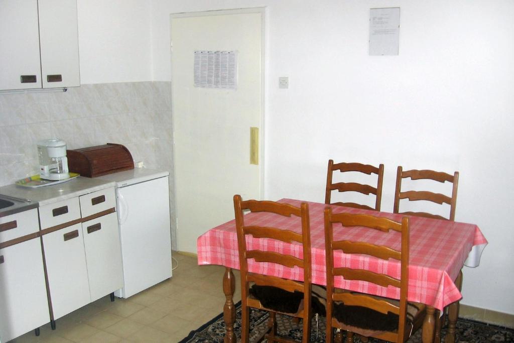 Fotografia z galérie ubytovania Apartments by the sea Baska Voda, Makarska - 2608 v destinácii Baška Voda