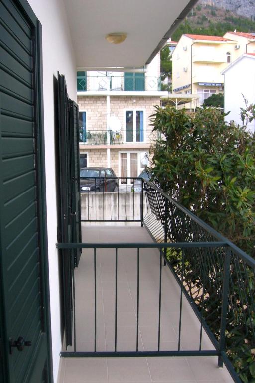 Fotografia z galérie ubytovania Apartments by the sea Baska Voda, Makarska - 2608 v destinácii Baška Voda
