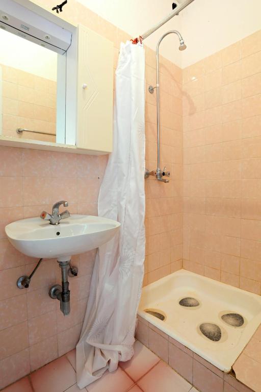 Koupelna v ubytování Apartments by the sea Drasnice, Makarska - 2644