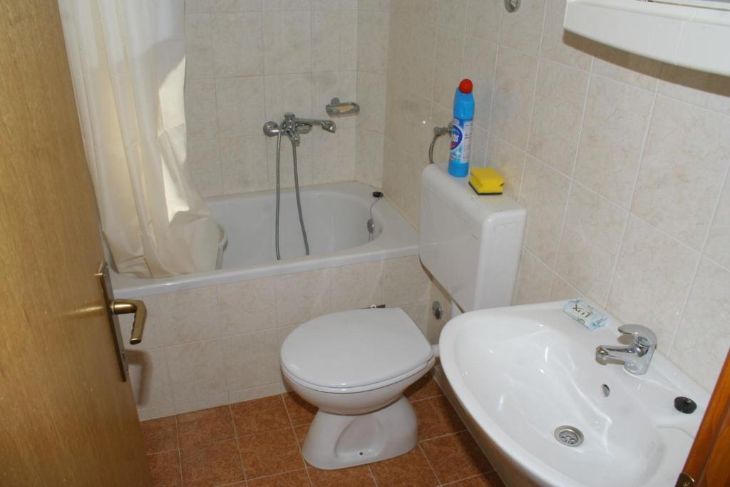 Koupelna v ubytování Apartments by the sea Igrane, Makarska - 2679