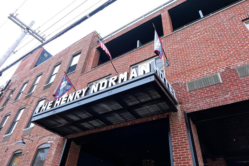 Henry Norman Hotel photo