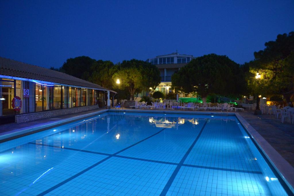 Bazén v ubytování Valais Hotel nebo v jeho okolí