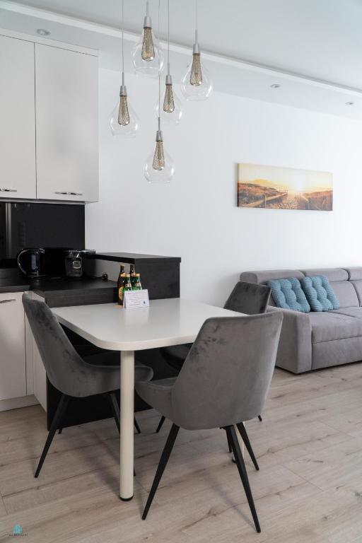 Posedenie v ubytovaní Pod Brzozami Apartamenty Let's Sea Gąski