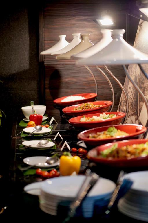 Ramada Plaza by Wyndham Chao Fah Phuket - Resim 43