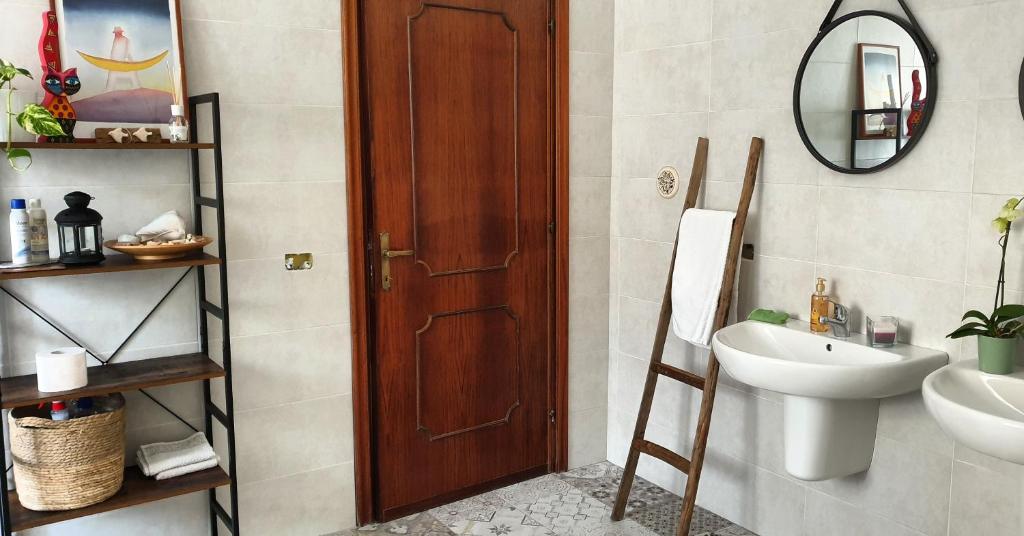 A bathroom at Tranquillità e comodità a due passi dal centro