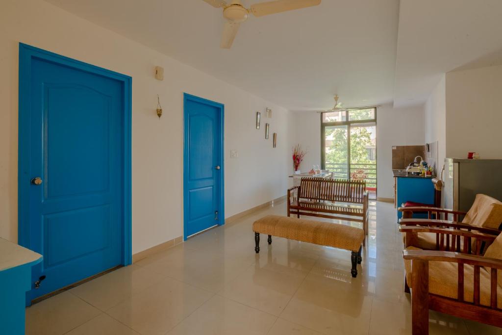 Cozy blue nook-Classy 2BHK in the heart of Mysuru - Housity