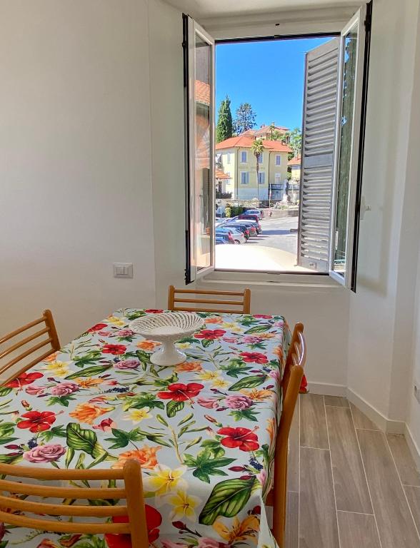 Zdjęcie z galerii obiektu Casa Doris w mieście Oggebbio