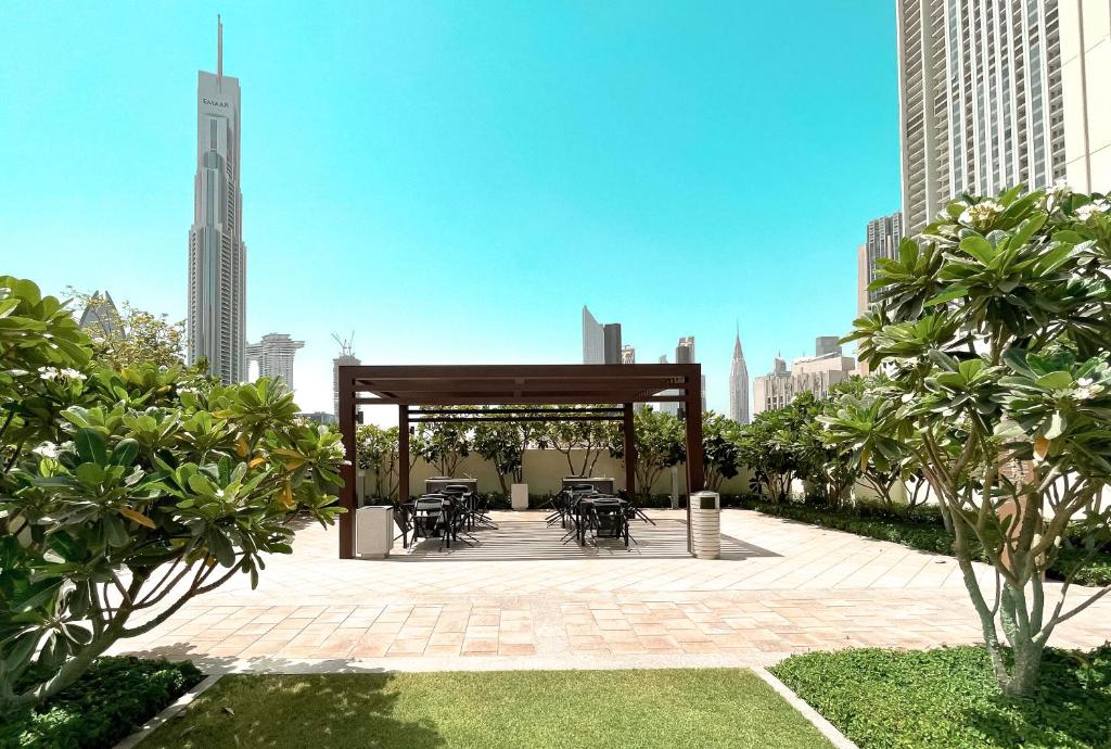 Zahrada ubytování Elite Royal Apartment - Panoramic Full Burj Khalifa, Fountain & Skyline View - ACed direct connection to Dubai Mall - Governor