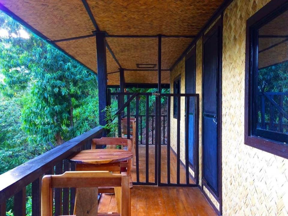 Balkón nebo terasa v ubytování BaleCabugaoCottagesRental