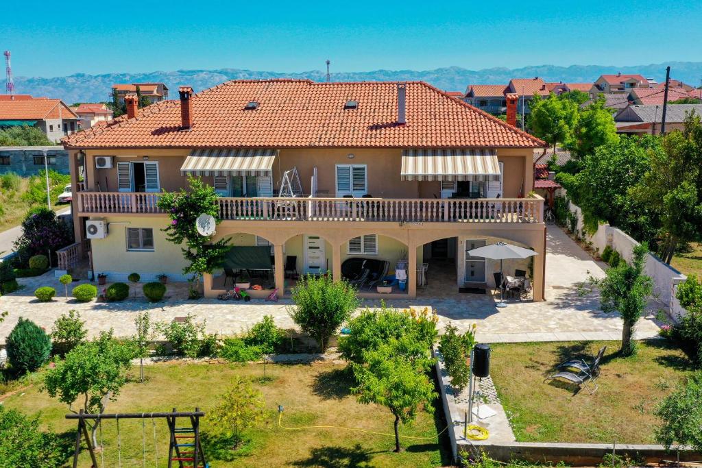 Budova, kde se apartmán nachází