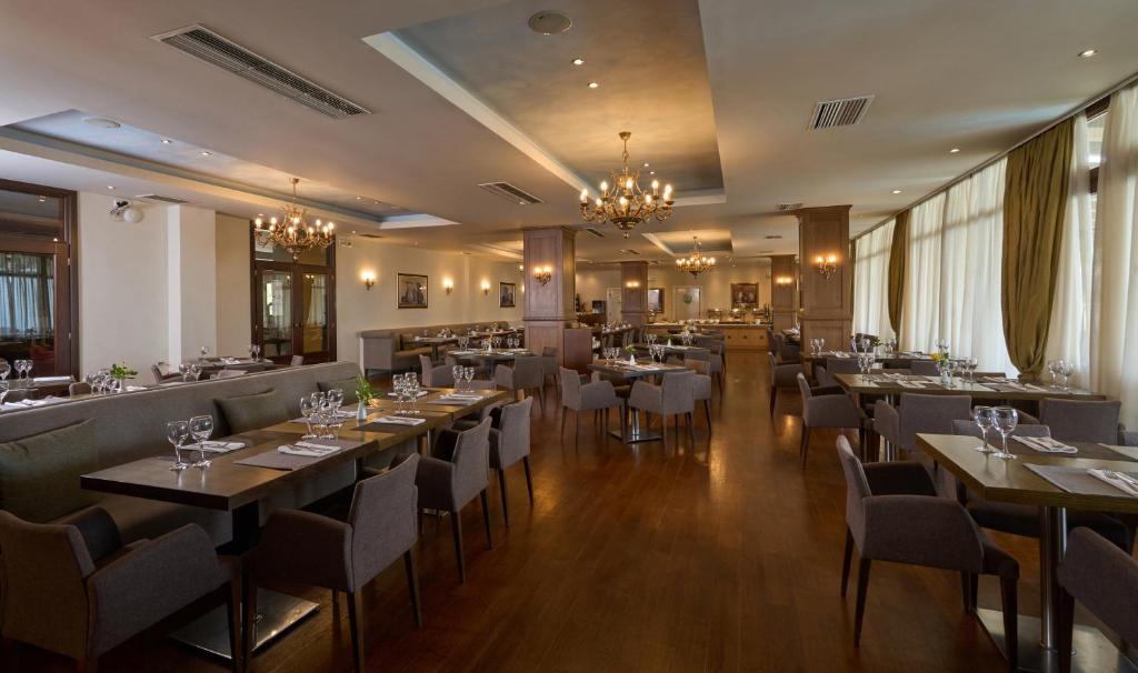 Restaurace v ubytování Xenia Palace Portaria