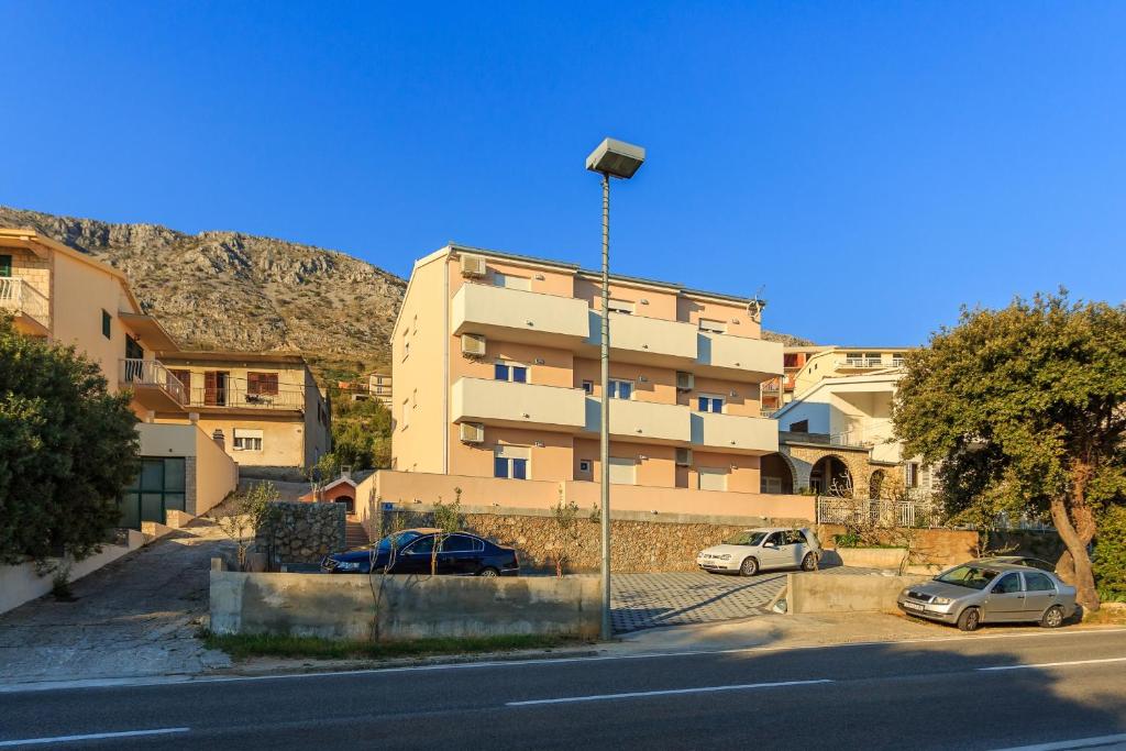 Fotografia z galérie ubytovania Apartments by the sea Stanici, Omis - 12929 v Omise