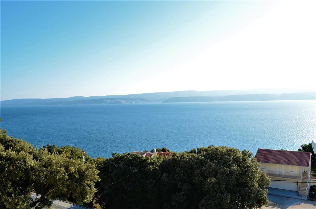Fotografia z galérie ubytovania Apartments by the sea Stanici, Omis - 12929 v Omise