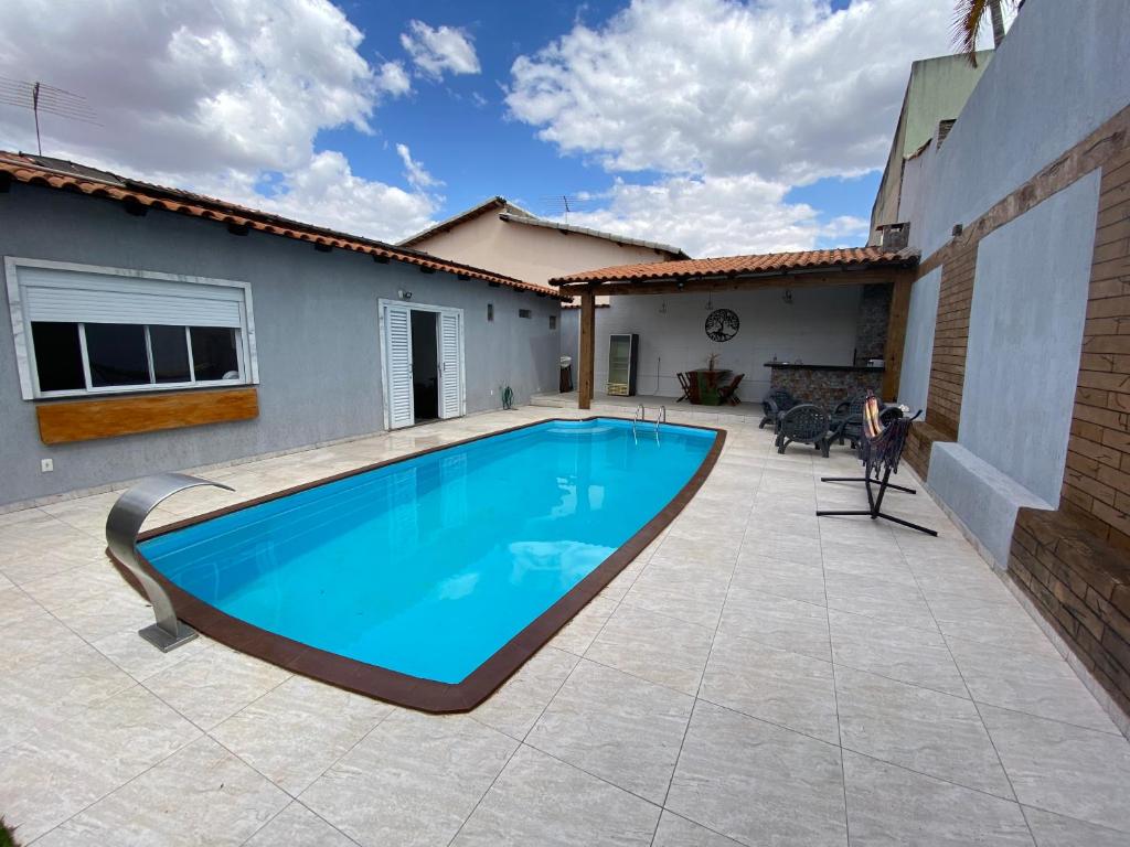 Casa, com linda área de lazer e piscina aquecida - Housity