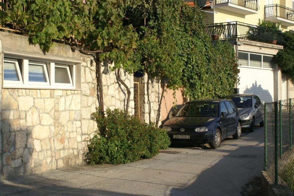 Fotografie z fotogalerie ubytování Apartments by the sea Omis - 2823 v Omiši