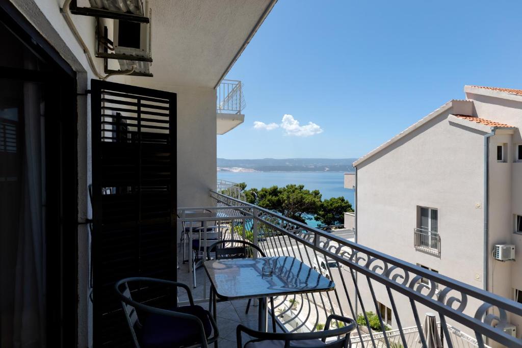 Balkón alebo terasa v ubytovaní Apartments and rooms by the sea Lokva Rogoznica, Omis - 2973